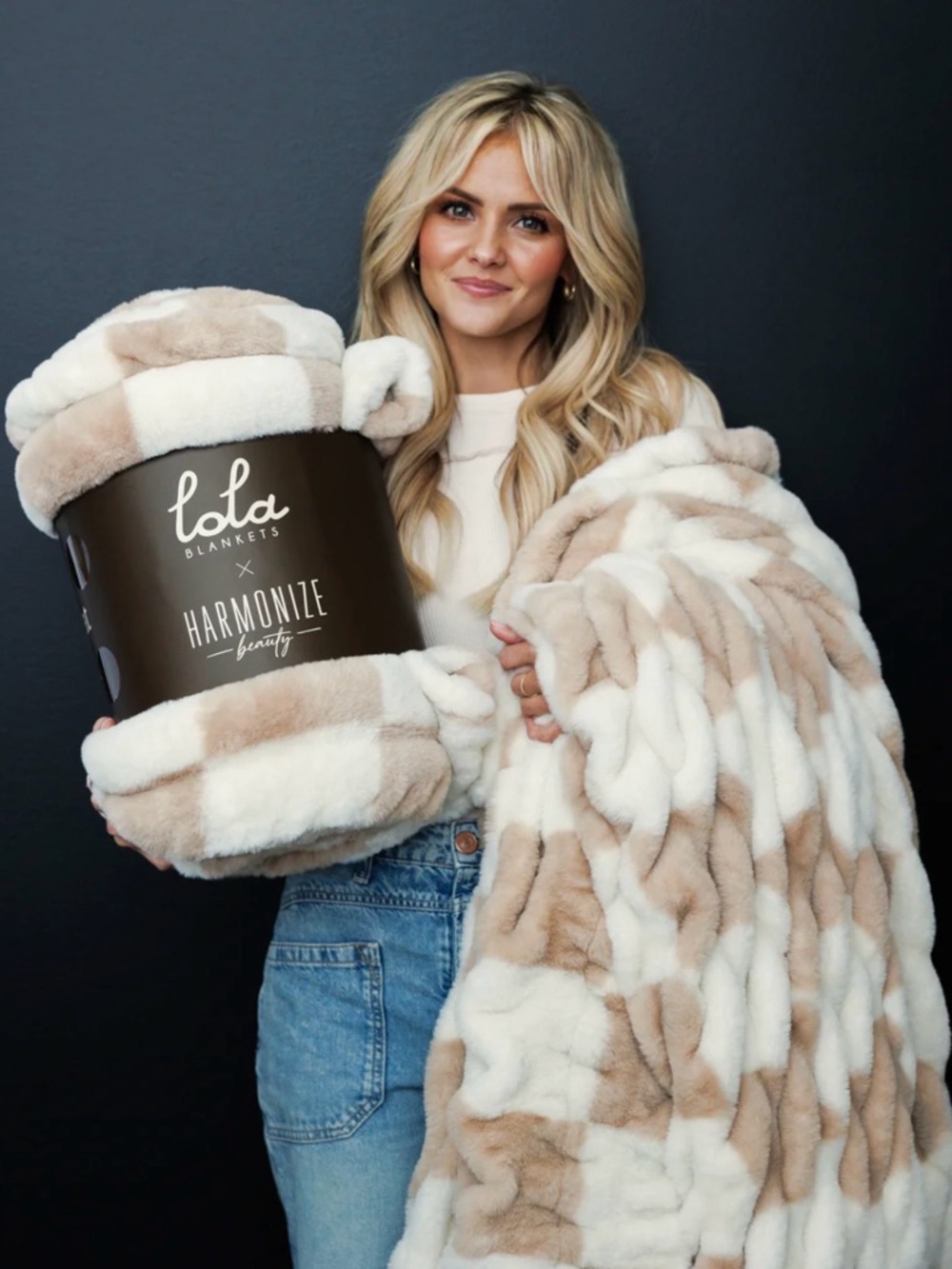 Lola Blankets X Harmonize/Latte Check/Plush Throw/Blanket/Size L/NIB/SEALED!